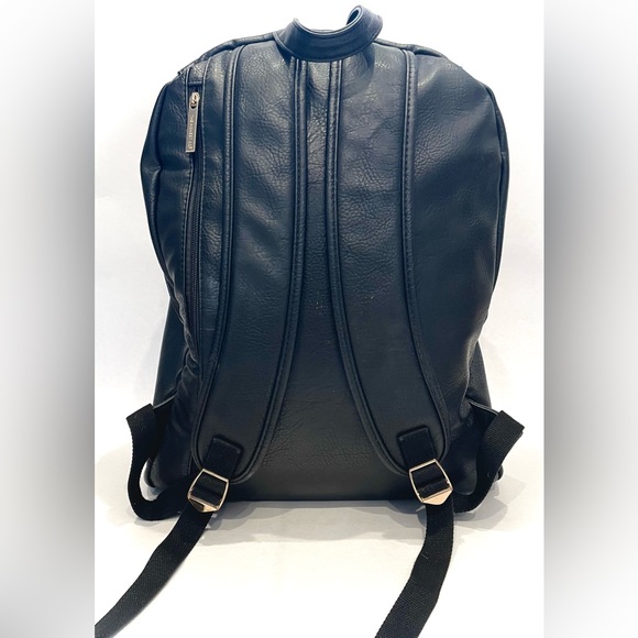 Honest Co. diaper backpack - Picture 2 of 8